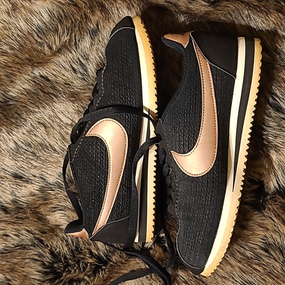 Nike Shoes - SOLD Nike Cortez Women's Size 6 Rose Pink and Black